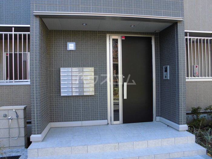 13/22 エントランス