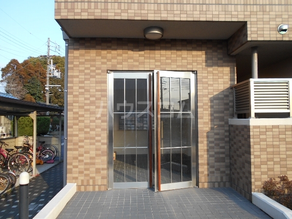 17/28 エントランス