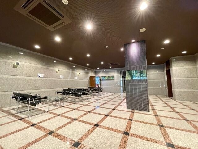 18/28 駐車場