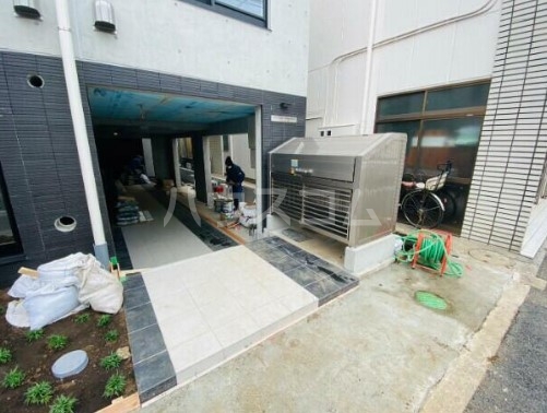 18/21 エントランス