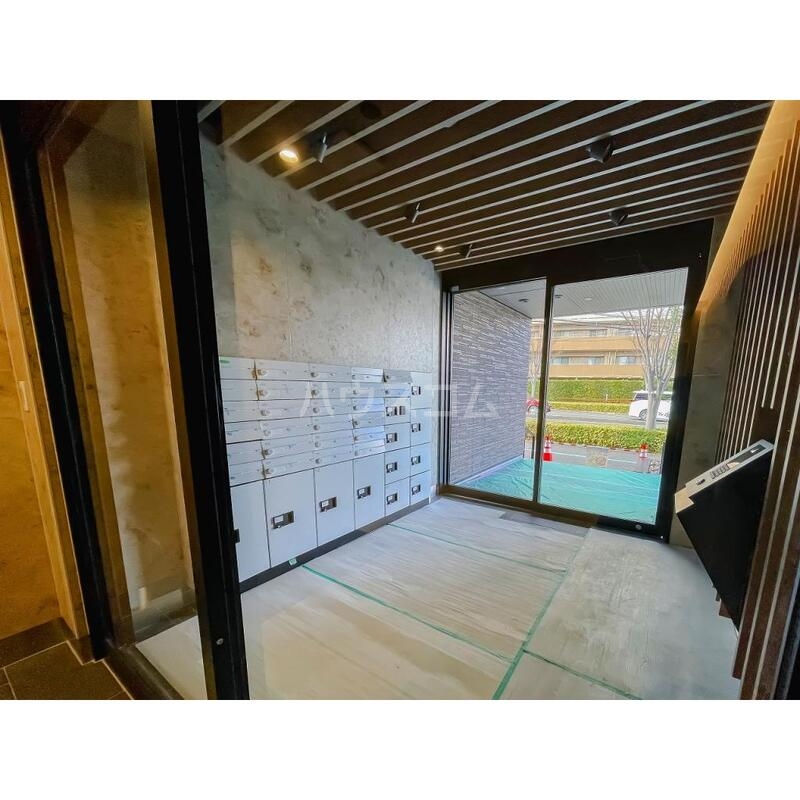 19/20 エントランス