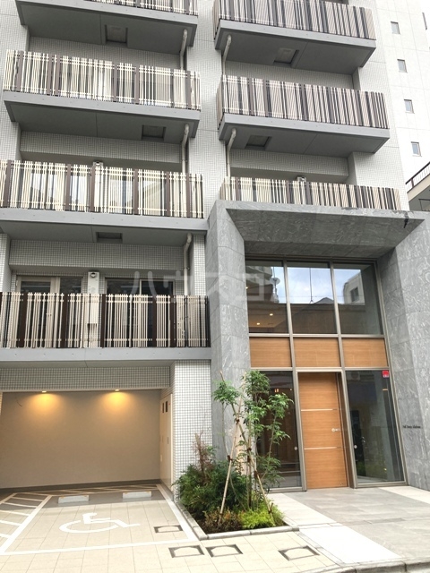 16/26 エントランス