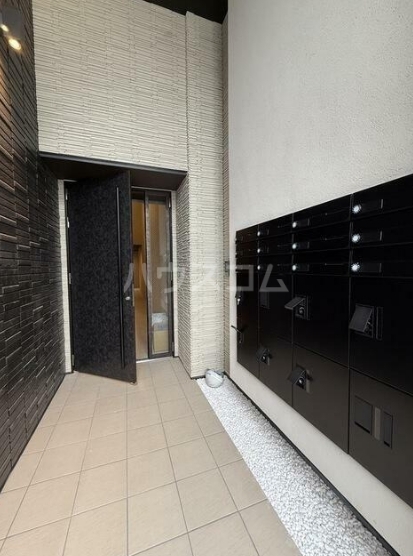 2/4 エントランス