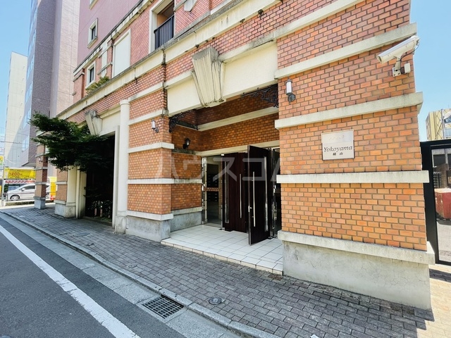 21/30 エントランス