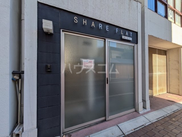 23/24 エントランス