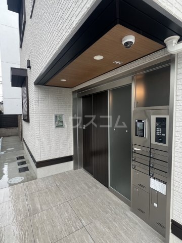 18/28 エントランス