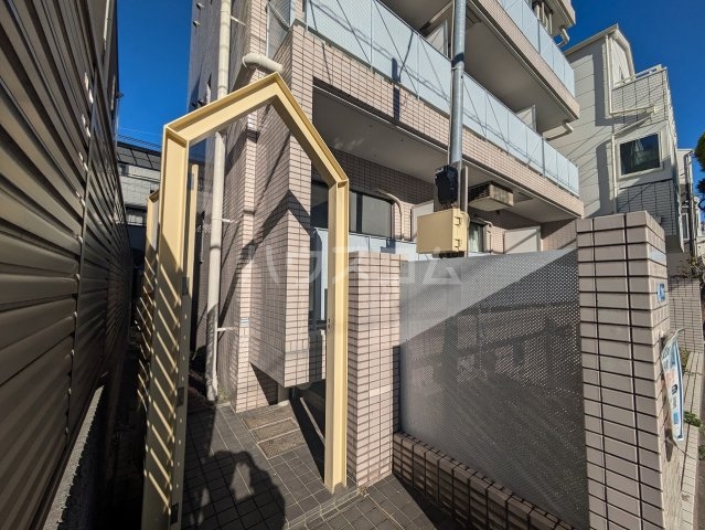 22/24 エントランス