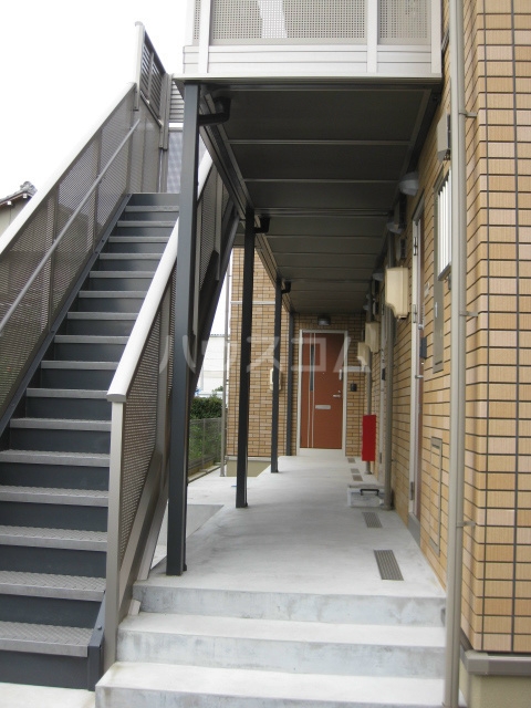 24/29 エントランス