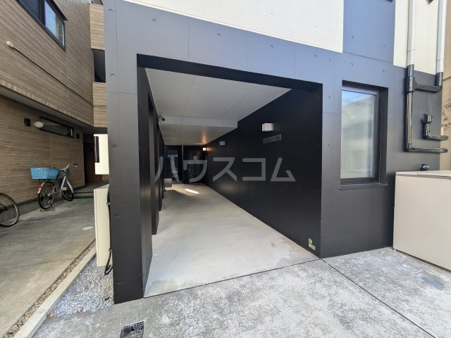 25/30 エントランス