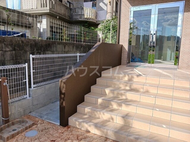 14/20 エントランス