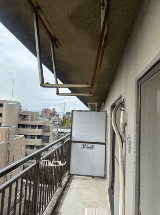 16/27 バルコニー