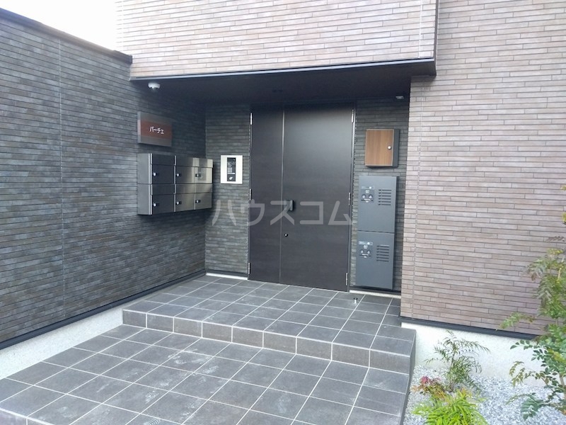 2/4 エントランス