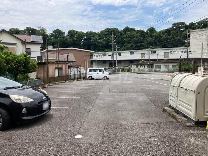16/21 駐車場