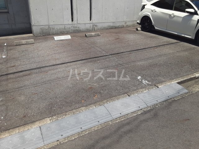 19/26 駐車場