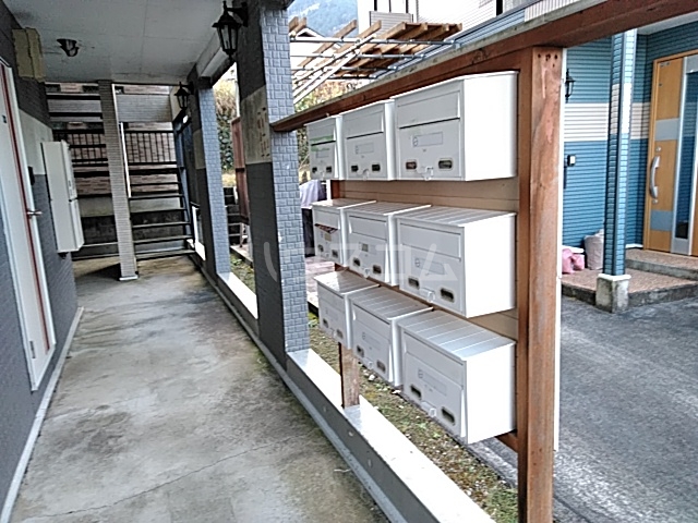 25/30 エントランス