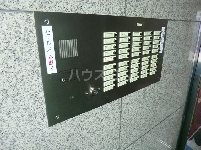 18/20 エントランス