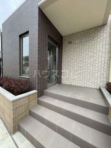 21/30 エントランス