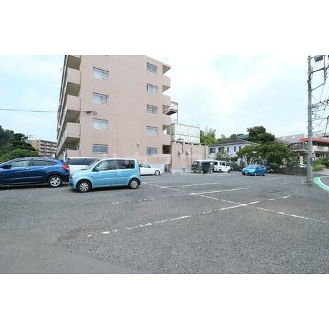 25/26 駐車場
