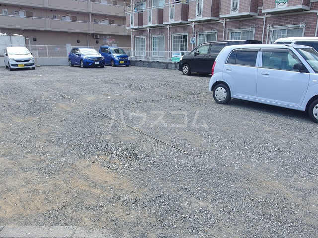 22/30 駐車場
