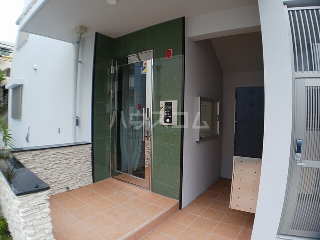 15/21 エントランス