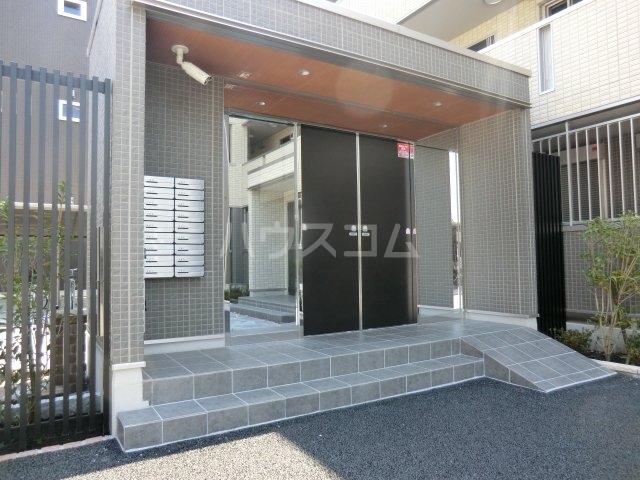 16/26 エントランス