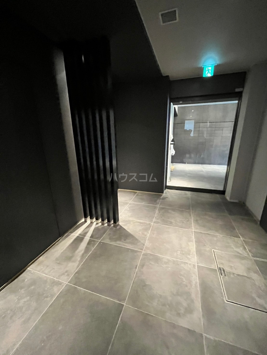 2/4 エントランス