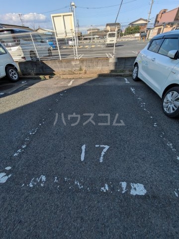 2/3 駐車場