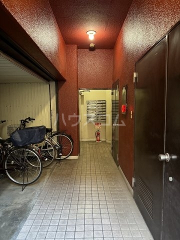 3/4 エントランス