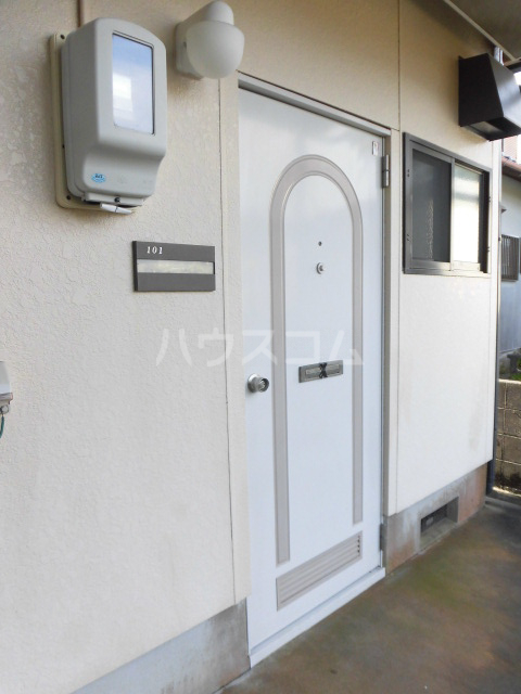 20/21 エントランス