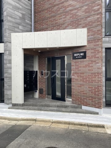 21/25 エントランス