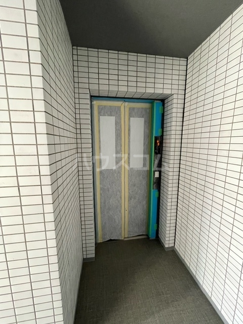 20/29 エントランス