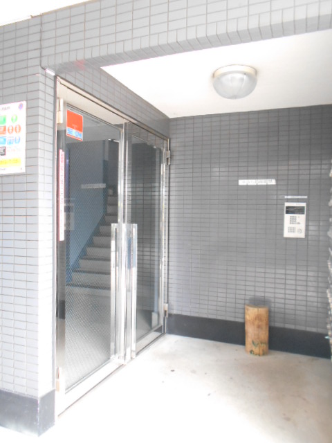 22/29 エントランス