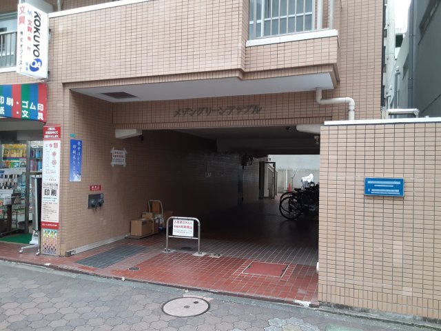 28/30 エントランス