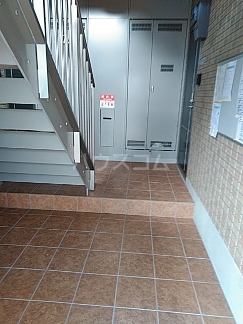 19/26 エントランス