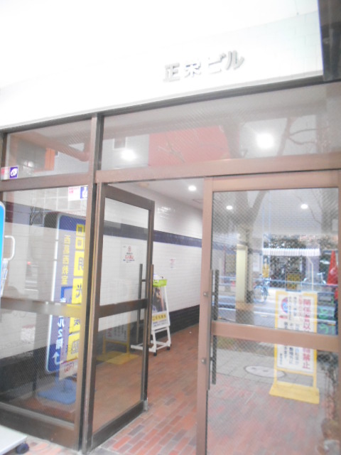 26/30 エントランス