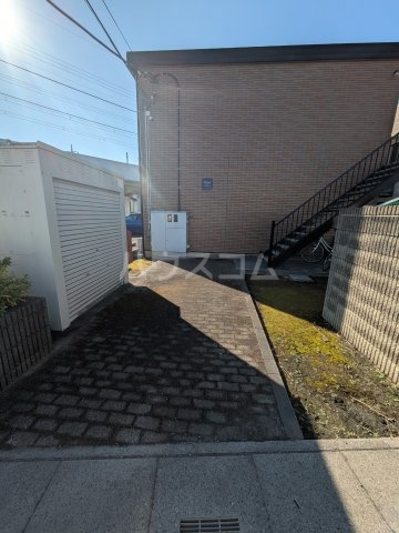 21/30 エントランス