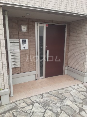 2/5 エントランス