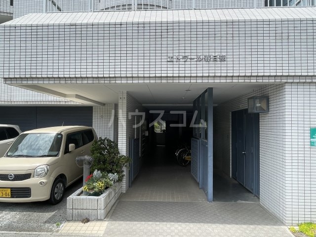 20/23 エントランス