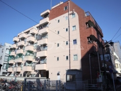 18/23 エントランス