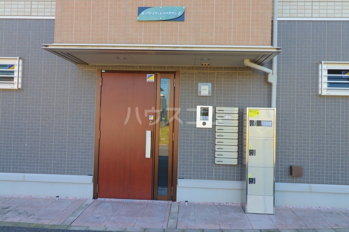 20/23 エントランス