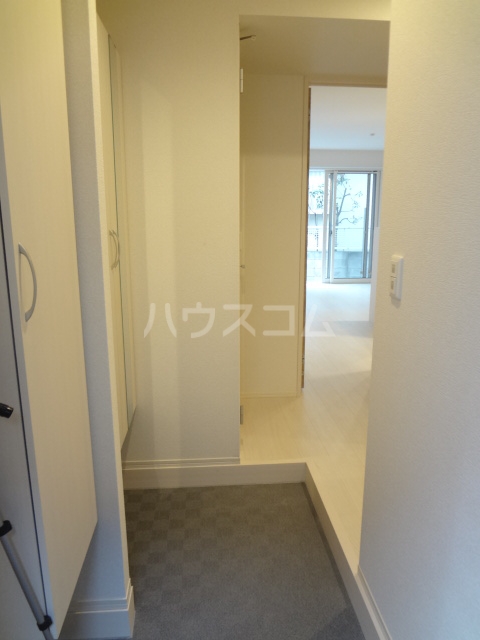 13/26 玄関