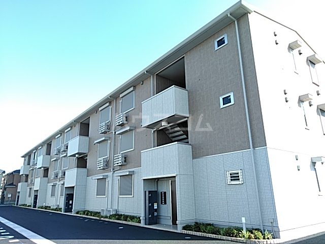 18/28 エントランス
