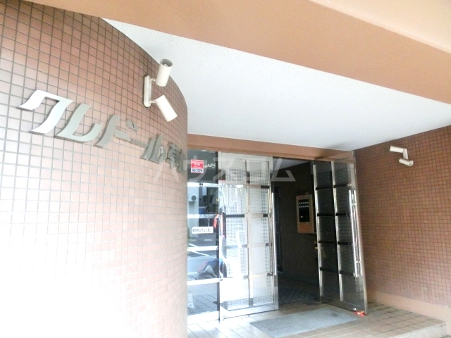 25/30 エントランス