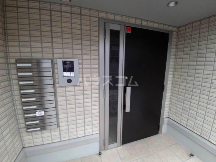 20/30 エントランス