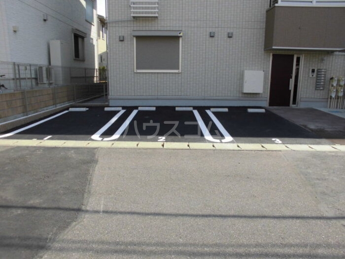 17/27 駐車場
