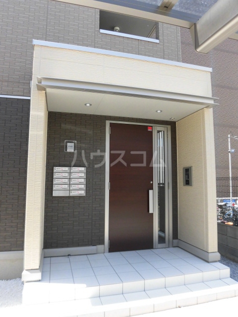 16/21 エントランス