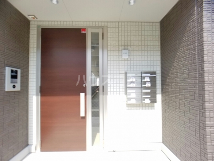 19/30 エントランス