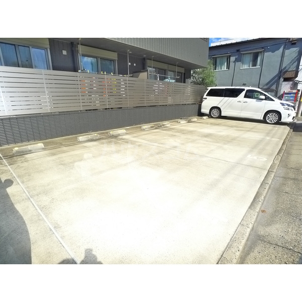 21/25 駐車場