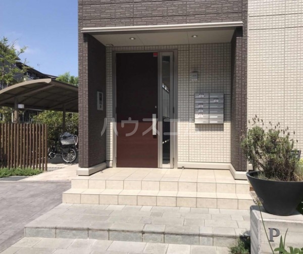 17/28 エントランス