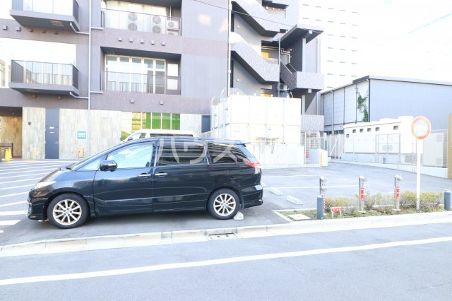 28/30 駐車場